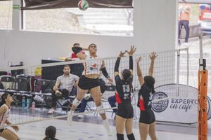 ¡XIMENA CRUZ SE CONCENTRA EN EL CNAR!