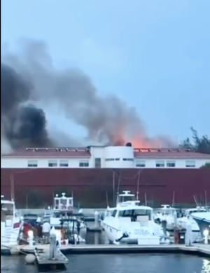 A CORRER! Incendio en la Escuela Mercante