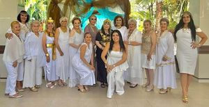 NOCHE DE ENSUEÑO CON TEMÁTICA “REINA DE EGIPTO” DE DIVAS DIVINAS