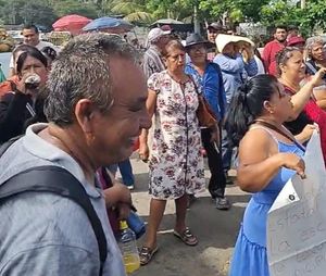 ¡PROTESTAS DE COLONOS! - DE LA HERÓN PROAL
