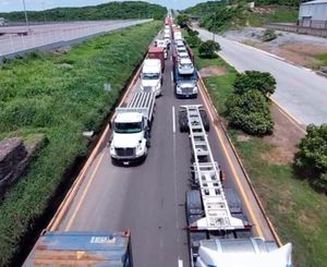 ¡TARDAN HASTA 20 HORAS! - *Para entrar al puerto de Veracruz