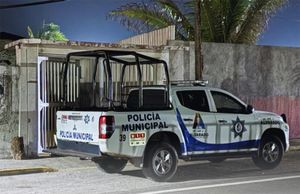 ¡A PEDRADAS VANDALIZAN ESCUELA PRIMARIA EN ANTÓN LIZARDO!