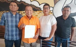 ¡QUIEREN HOSPITAL GERIÁTRICO! - *Ciudadanos se lo solicitan a Claudia