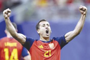 ¡ESPAÑA, PRESENTE!