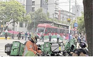 ¡BLOQUEAN INSURGENTES SUR JUECES Y MAGISTRADOS DESPEDIDOS!
