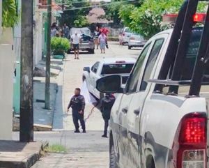 ¡MUJER CON SÍNDROME DE DOWN MUERE ARROLLADA POR CAMIONETA DE LA CFE!