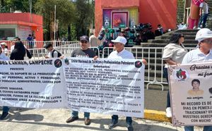 ¡Y PROTESTAN! - MAESTROS Y JUBILADOS