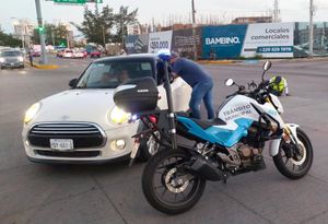 ¡DETIENEN A EDHER CRIVELLI POR ATROPELLAR A OFICIAL DE TRÁNSITO!