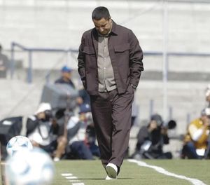 ¡EFRAÍN QUEDA FUERA COMO DT DE PUMAS!