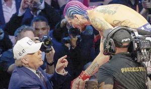 ¡TRUMP FESTEJÓ SU CUMPLEAÑOS CON PELEAS DE UFC EN LA CASA BLANCA!