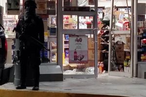 ¡ASALTAN TIENDA OXXO FRENTE A PROTECCIÓN CIVIL DE MEDELLÍN!
