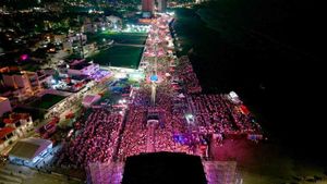 ¡ROMPEN RÉCORD EN EL SALSAFEST! - CASA LLENA