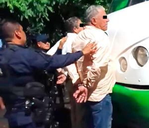 ¡DETIENEN A DUEÑO DE CAMIONES SAETA VERDE!