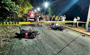 ¡TRES HERIDOS EN CHUZA DE MOTOS!