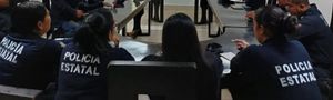 ¡POLICÍAS CAPTURAN A VENEZOLANO TARJETERO!