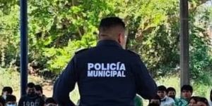 ¡DE PURO CORAJE LE PEGÓ 4 TIROS A AUTO ESTACIONADO!
