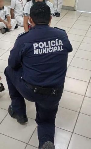 ¡CIVILES SOMETEN Y DAN GOLPIZA A DOS ASALTANTES DE GASOLINERAS!