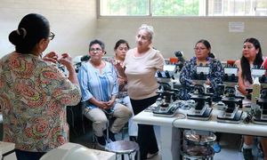 ¡DAN CLASES A BUSCADORAS! - EN LA UV