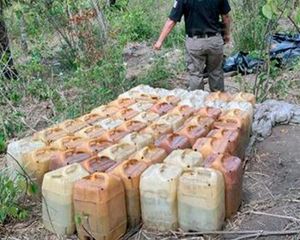 ¡LOCALIZAN MÁS DE 4 MIL LITROS DE HUACHICOL EN RODRÍGUEZ CLARA!