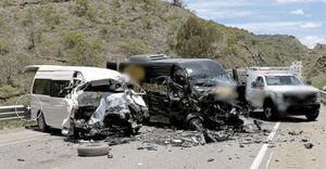 ¡SIETE MUERTOS TRAS CHOQUE DE CAMIONETAS!