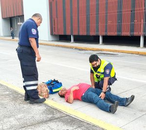 ¡TRABAJADOR DEL SAT ARROLLADO FRENTE A PLAZA LAS AMÉRICAS!
