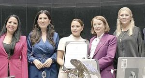 ¡RATIFICAN A ADMINISTRADORA DE GRANDES CONTRIBUYENTES DEL SAT!