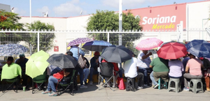 ¡LOS MAESTROS DE OAXACA TOMAN PLAZAS COMERCIALES Y SUPERMERCADOS!