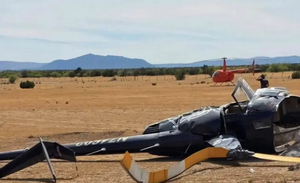 ¡HELICÓPTERO SE DESPLOMA EN LA CARRERA BAJA 500, EN ENSENADA; HAY DOS LESIONADOS!
