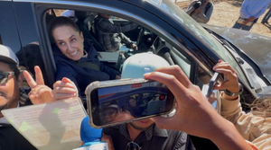 ¡CLAUDIA INSISTE A LAS FAMILIAS QUE RESTRINJAN A SUS HIJOS LAS HORAS CON EL CELULAR!