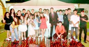 FERNANDO FESTEJA EN GRANDE SUS XV AÑOS
