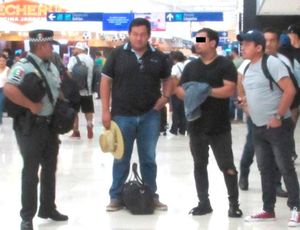 ¡SE LLEVAN VOLANDO A DETENIDO HASTA LA CIUDAD DE MÉXICO!