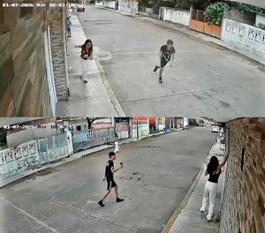 ¡MOLESTAN A ABUELITA LE TOCAN TIMBRE Y SALEN CORRIENDO!