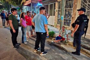¡AGARRAN A MUJER INCENDIARIA EN RIO MEDIO 3!