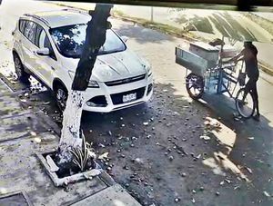 ¡LE ROBAN TRICICLO A VENDEDOR AMBULANTE!