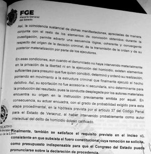 ¡ES UN CARPETÓN! - CON 200 FOJAS...