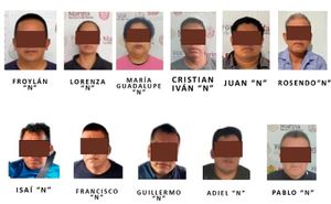 ¡CAEN 11! - DETIENEN A POLICÍAS ESTATALES