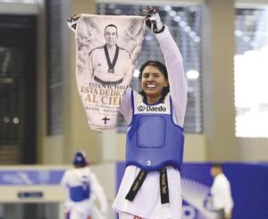 ¡DEDICA VILLEGAS SU MEDALLA DE BRONCE EN JCC AL CIELO!