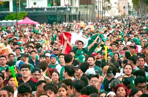¡LLENAZO! - EN LA MACROPLAZA
