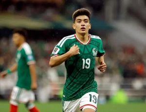 ¡MORA SE UNE A MUY SELECTA LISTA JUNTO A PELÉ!