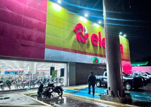 ¡ASALTO EN ELEKTRA-BANCO AZTECA!