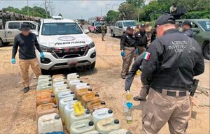 ¡ASEGURAN 1,900 LITROS DE HUACHICOL EN SAYULA Y COSOLEACAQUE!