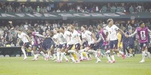 ¡RECONOCEN INGLESES TRABAJO DE MÉXICO Y AMBIENTE EN ESTADIO!