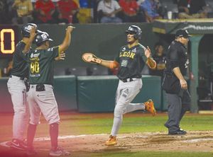 ¡LEÓN LE PEGA AL ÁGUILA EN EL PRIMERO!