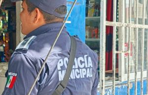 ¡LE ROCÍAN GASOLINA Y PRENDEN FUEGO A GUARDIA DE SEGURIDAD!