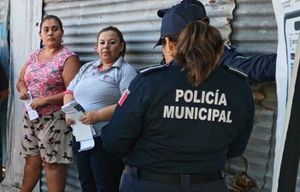 ¡BANDIDOS HUYEN DE LA POLICÍA NADANDO POR CANAL DE AGUAS CHURRIAS!