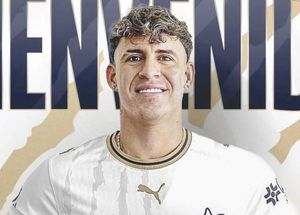 ¡LLEGA “CHICOTE” CALDERÓN A PUMAS!