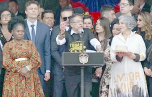 ¡PETRO LLAMA A LA "RESISTENCIA PACÍFICA"!