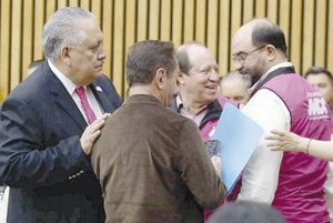 ¡URGEN LÍDERES DE NUEVOS PARTIDOS RECUPERAR LA PAZ EN EL PAÍS!