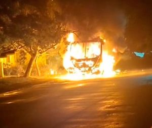 ¡ARDE CAMIÓN DE PASAJE!
