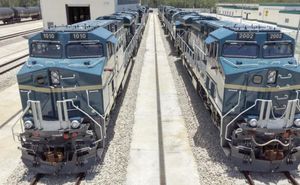 ¡LLEGAN PRIMERAS LOCOMOTORAS DEL TREN MAYA DE CARGA!